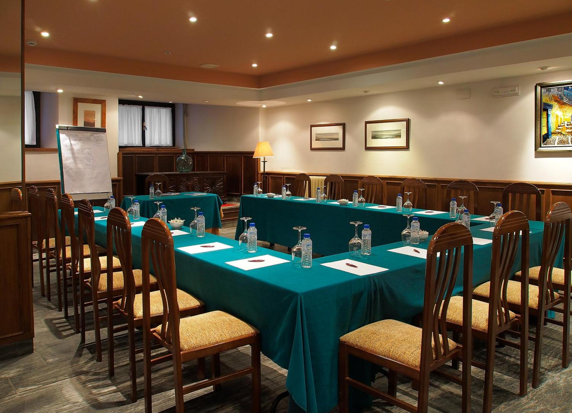 Hotel Y Apartamentos Arias Navia Dış mekan fotoğraf