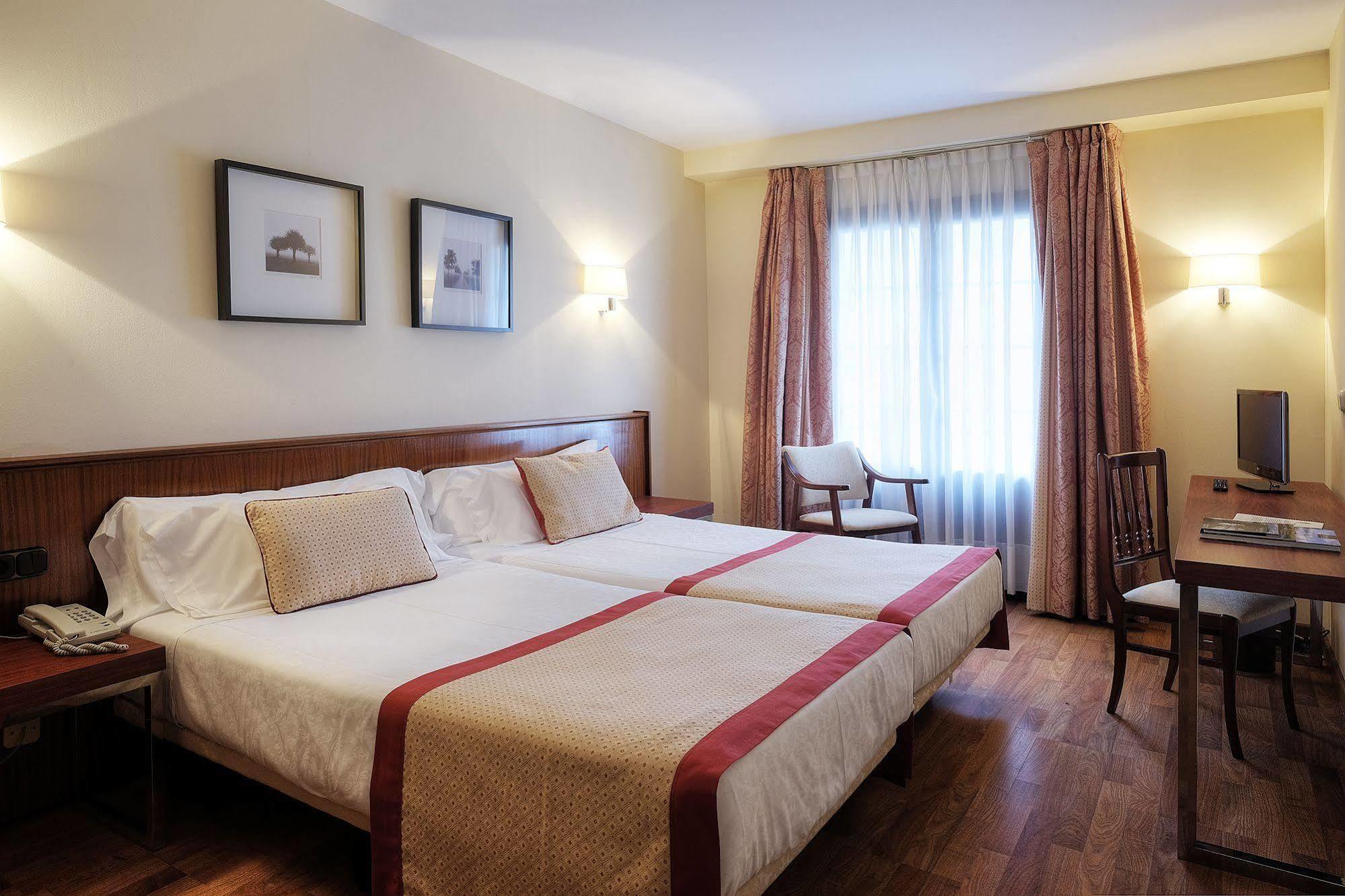 Hotel Y Apartamentos Arias Navia Dış mekan fotoğraf