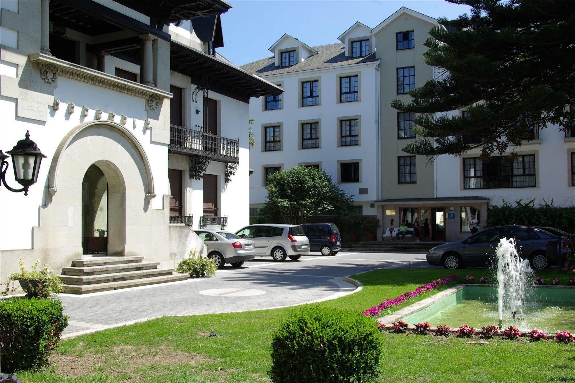 Hotel Y Apartamentos Arias Navia Dış mekan fotoğraf