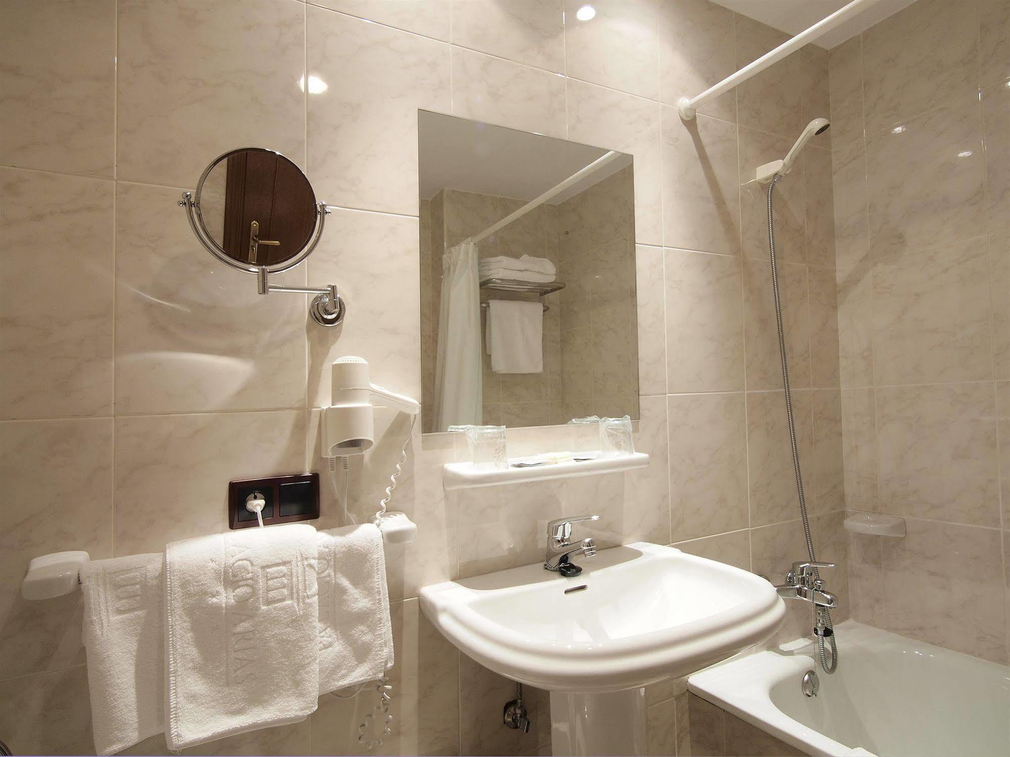 Hotel Y Apartamentos Arias Navia Oda fotoğraf