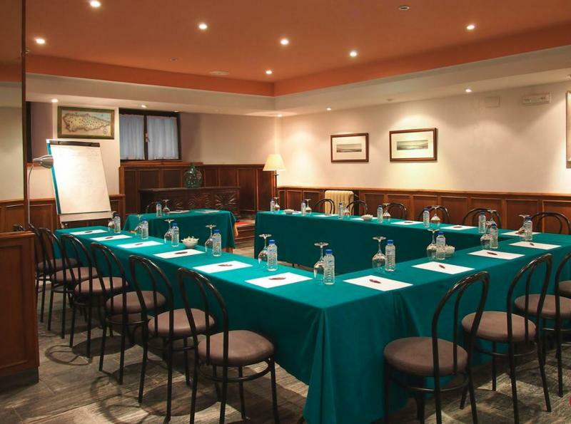 Hotel Y Apartamentos Arias Navia Dış mekan fotoğraf