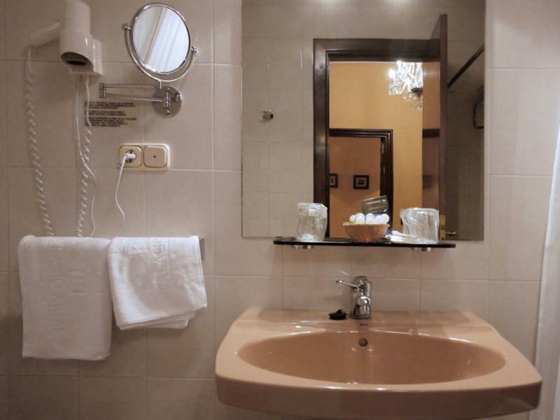 Hotel Y Apartamentos Arias Navia Dış mekan fotoğraf