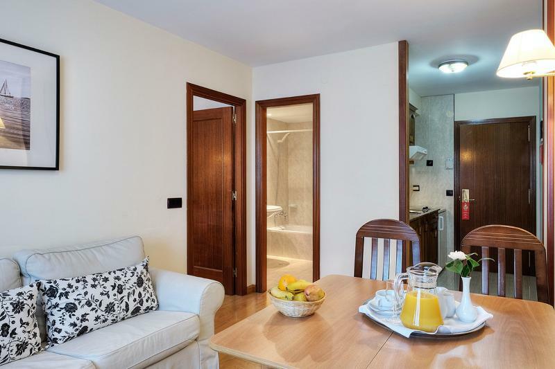 Hotel Y Apartamentos Arias Navia Dış mekan fotoğraf
